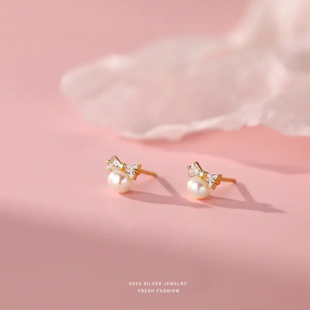 Pearl Bow Sweet Stud Earrings - GlimmaStyle