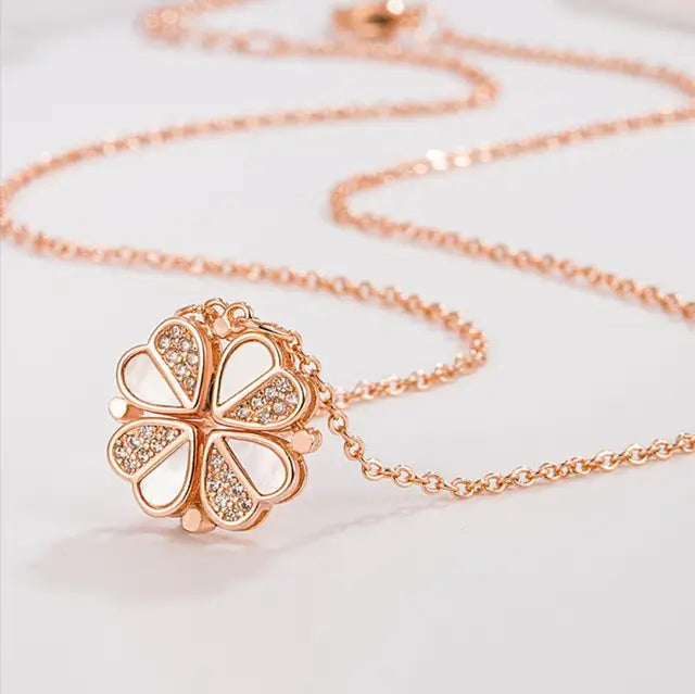 Clover Heart Shape Necklace - GlimmaStyle