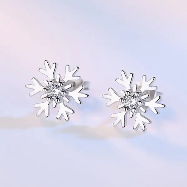 Christmas Snowflake Stud Earrings - GlimmaStyle