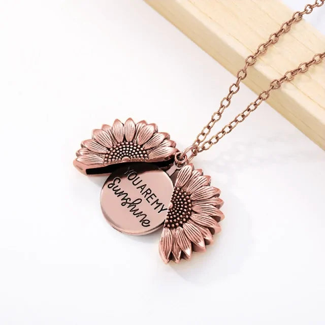 Sunflower Pendant Necklace - GlimmaStyle