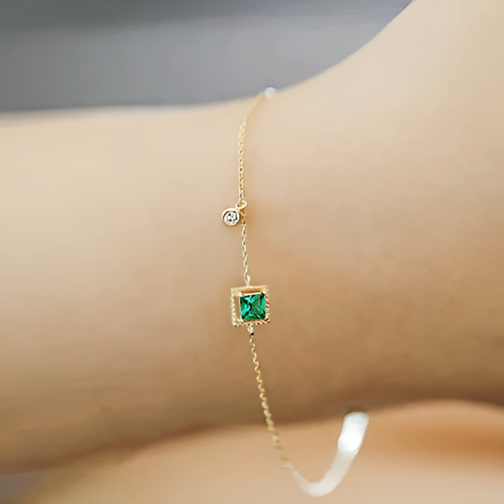 Emerald Crystal Chain Bracelet - GlimmaStyle