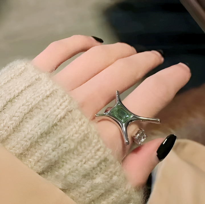 Green Imitation Gemstone Star Ring - GlimmaStyle