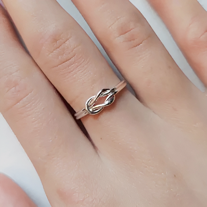 Knot Infinity Rings For Women - GlimmaStyle