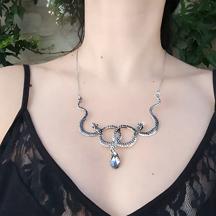 Snake Necklace with Crystal - GlimmaStyle