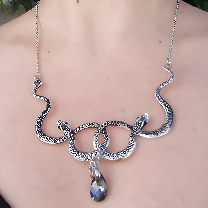 Snake Necklace with Crystal - GlimmaStyle