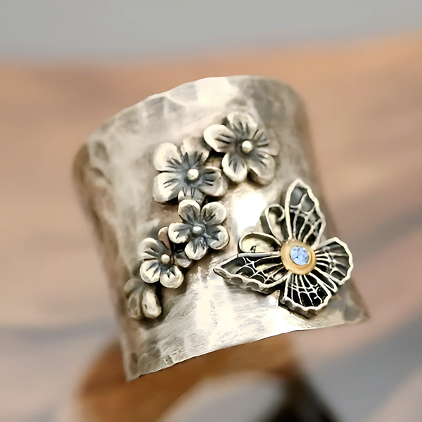 Vintage Butterfly Diamond Ring - GlimmaStyle