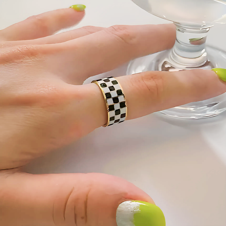 Vintage Grid Enamel Drip Oil Ring - GlimmaStyle