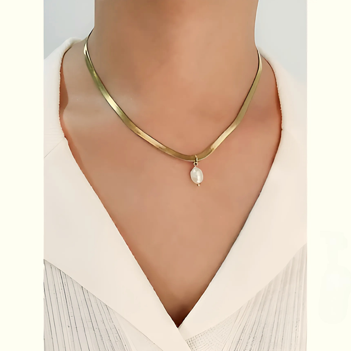 Wide Flat Snake Pearl Necklace - GlimmaStyle