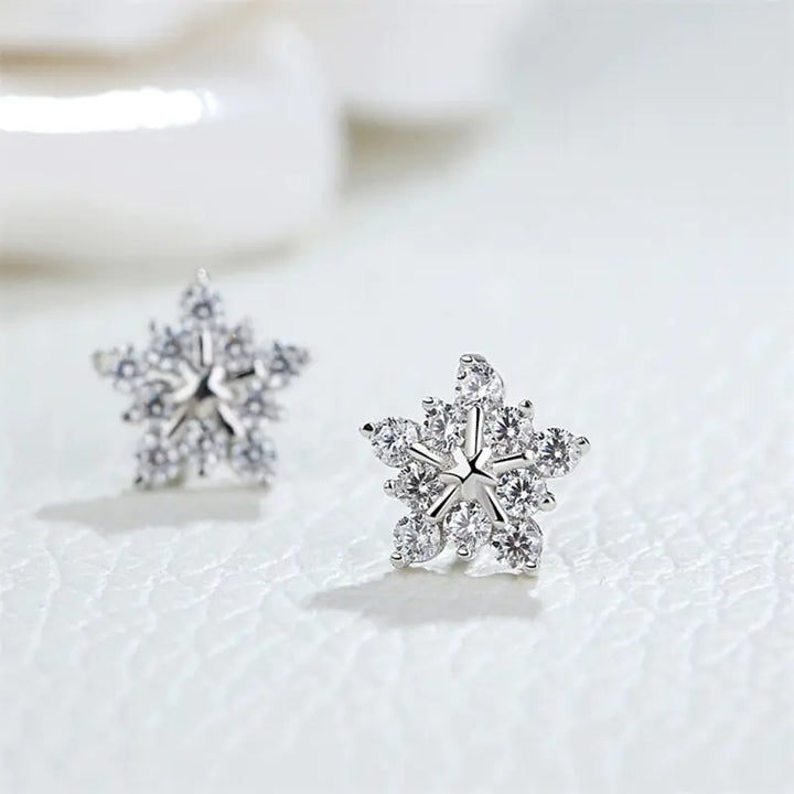 Christmas Snowflake Stud Earrings - GlimmaStyle