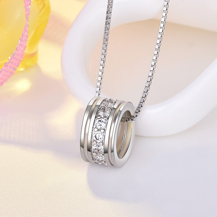 Rotating Pendant Necklace