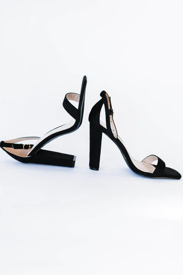 Elegant Block Heel Sandals - GlimmaStyle