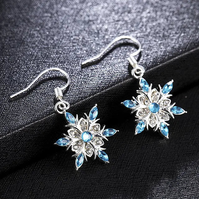 Christmas Snowflake Stud Earrings - GlimmaStyle