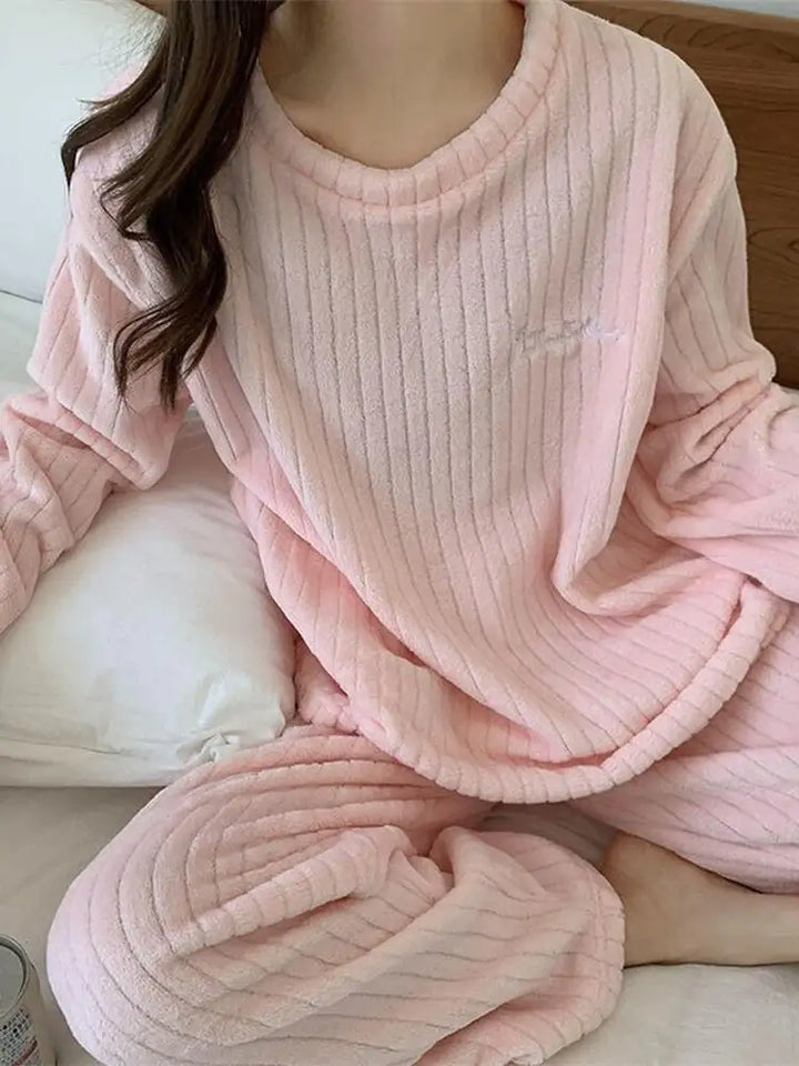 Winter Soft Velvet Pajamas Set - GlimmaStyle