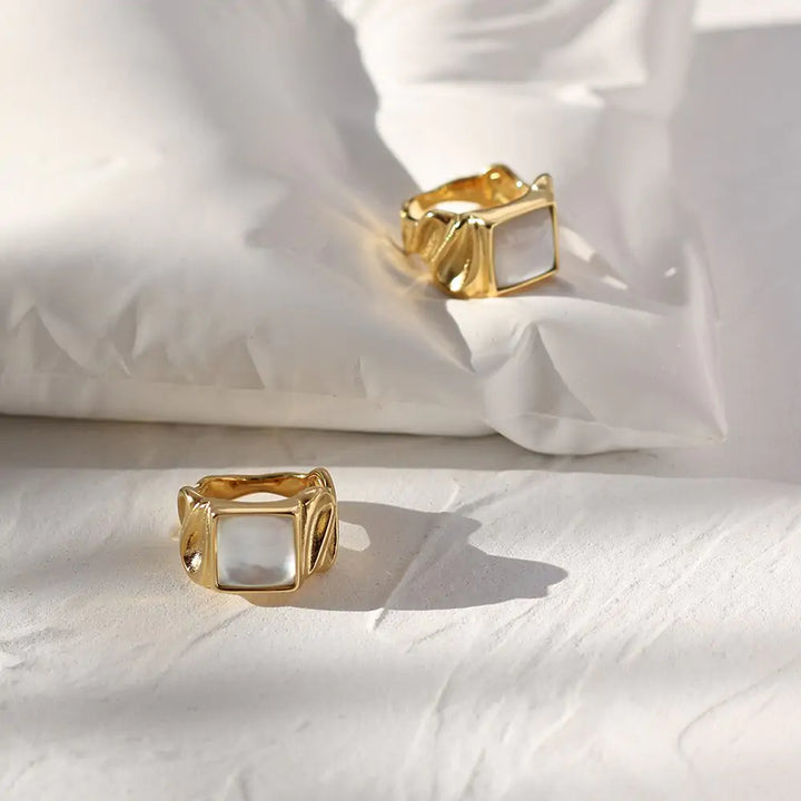 White Shell Square Ring - GlimmaStyle