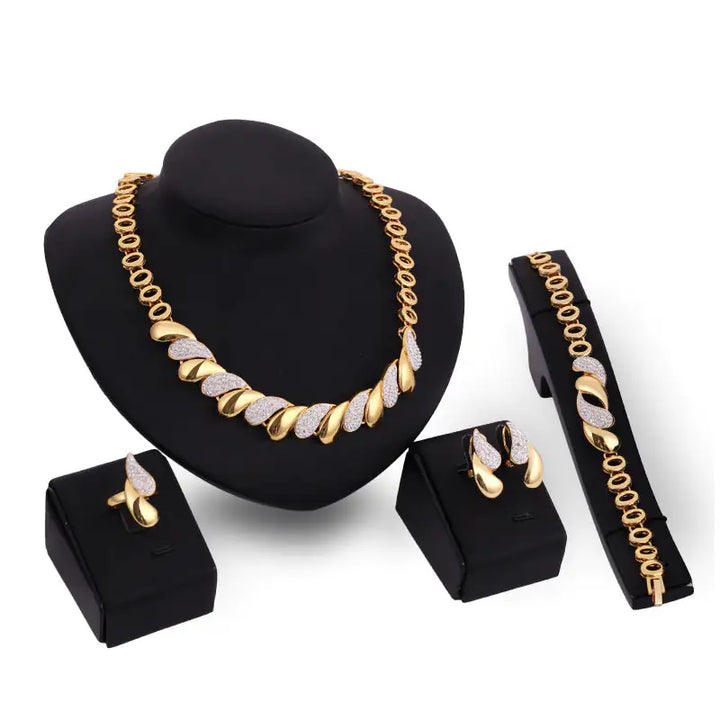 Gold Indian Bridal Jewelry Set - GlimmaStyle