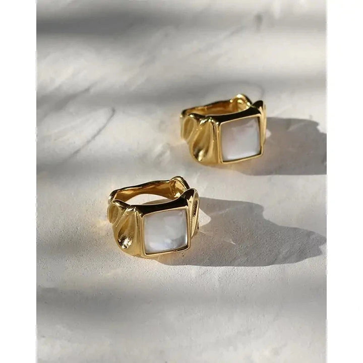 White Shell Square Ring - GlimmaStyle