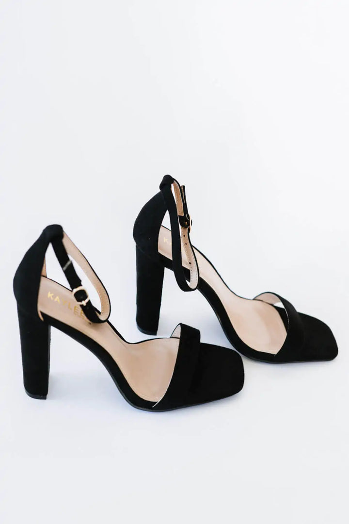 Elegant Block Heel Sandals - GlimmaStyle