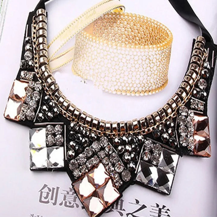 Fashionable Statement Choker Necklace - GlimmaStyle