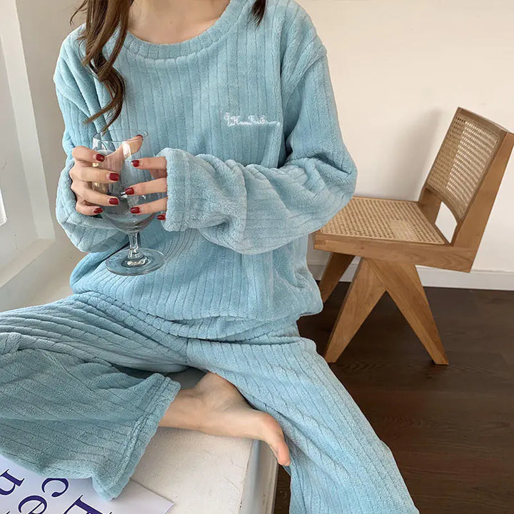 Winter Soft Velvet Pajamas Set - GlimmaStyle