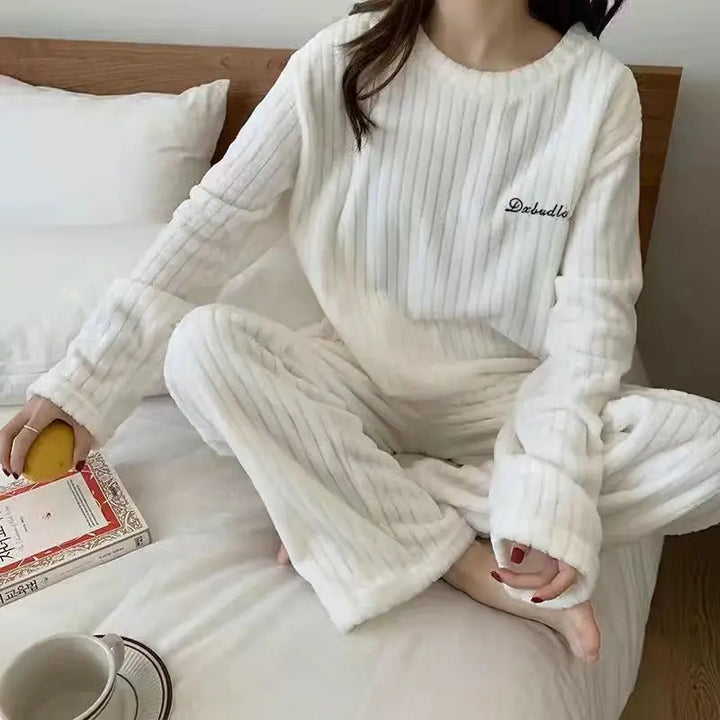 Winter Soft Velvet Pajamas Set - GlimmaStyle