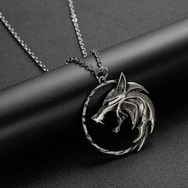 Wild Hunt Round Necklace - GlimmaStyle