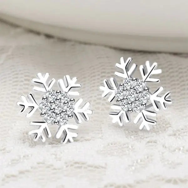 Christmas Snowflake Stud Earrings - GlimmaStyle