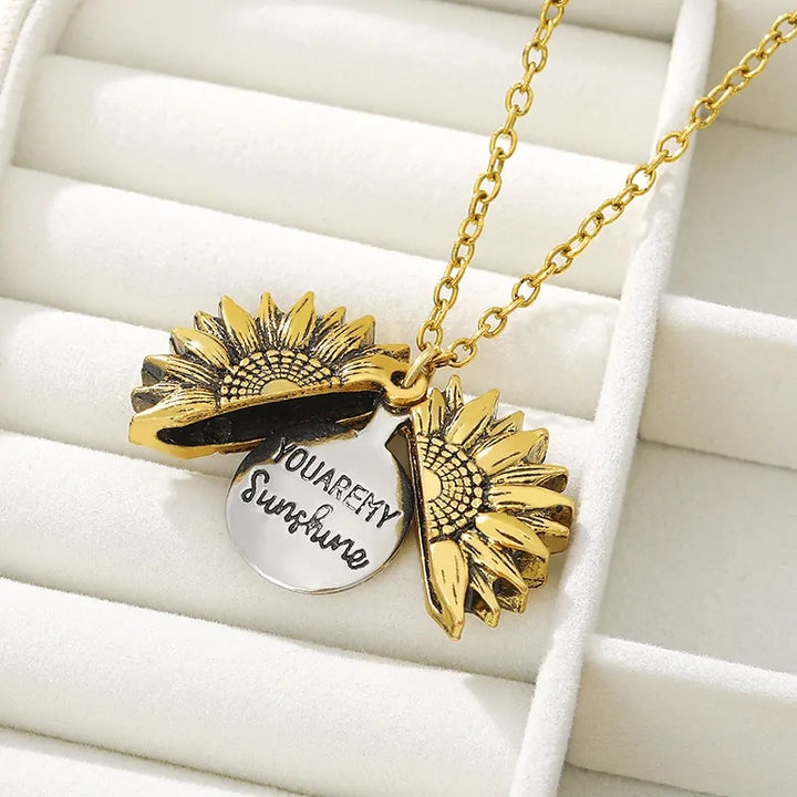 Sunflower Pendant Necklace - GlimmaStyle