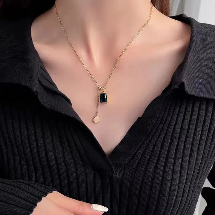 Black Gem Square Necklace - GlimmaStyle