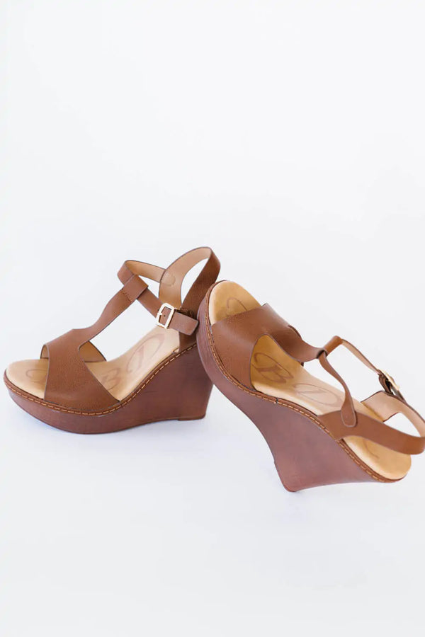 Tan Wedge Platform Sandals - GlimmaStyle