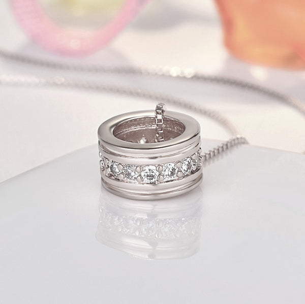 Rotating Pendant Necklace