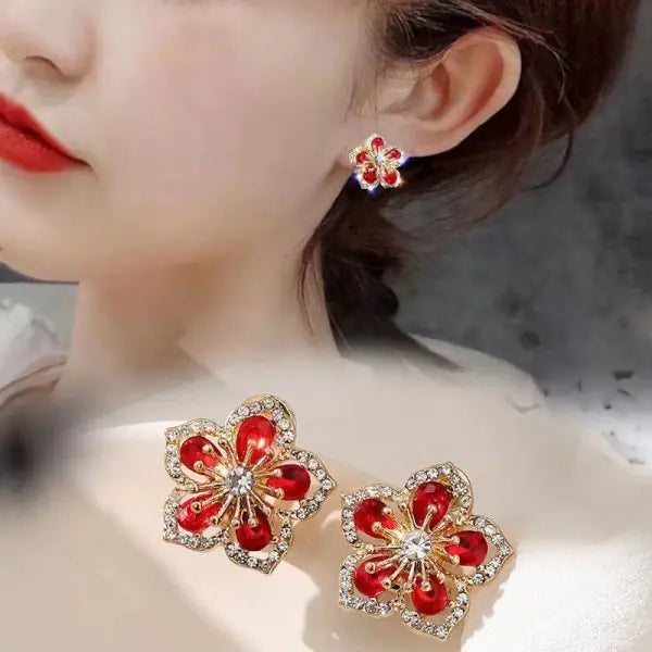 Christmas Snowflake Stud Earrings - GlimmaStyle