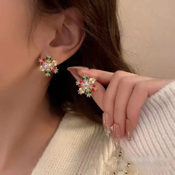 Christmas Snowflake Stud Earrings - GlimmaStyle