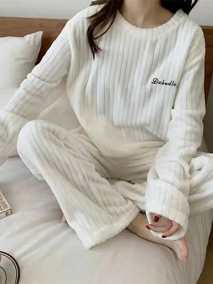 Winter Soft Velvet Pajamas Set - GlimmaStyle