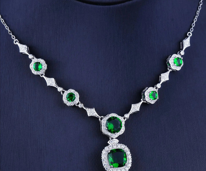 White Gold Emerald Necklace - GlimmaStyle