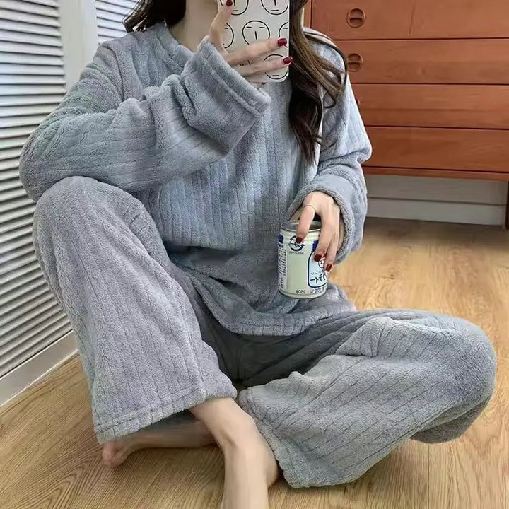 Winter Soft Velvet Pajamas Set - GlimmaStyle