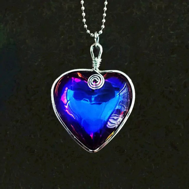 Aura Glass Heart Necklace - GlimmaStyle