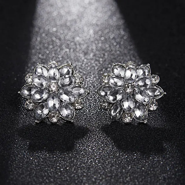 Christmas Snowflake Stud Earrings - GlimmaStyle