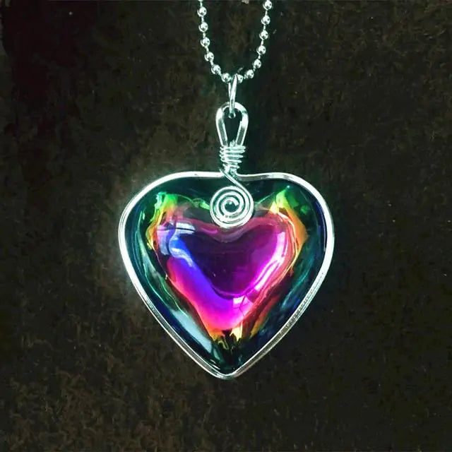 Aura Glass Heart Necklace - GlimmaStyle