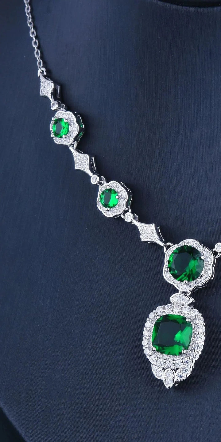 White Gold Emerald Necklace - GlimmaStyle